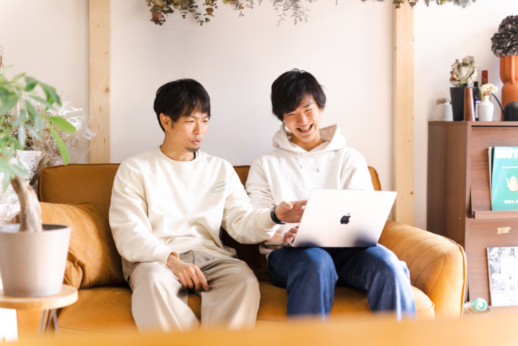株式会社Domuzの代表である髙木さんと若手メンバーの1on1の風景