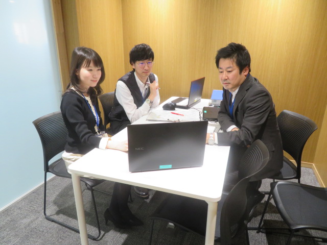 水戸市役所総務部人事課人材育成係の白土さん、野上さん、小山さん