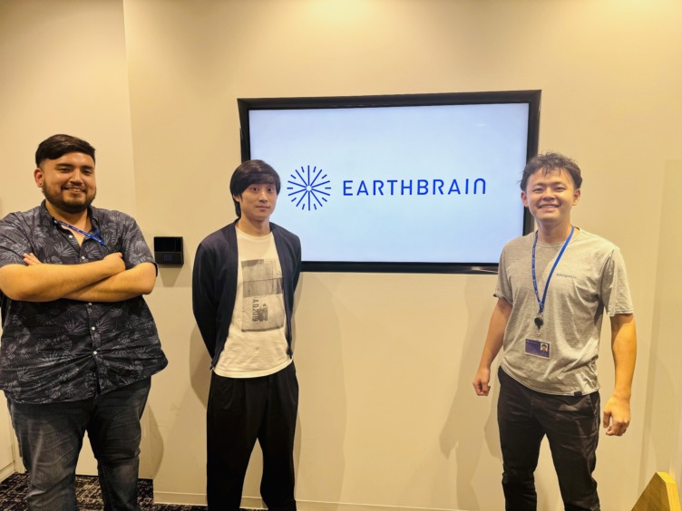 インタビューに応じてくれた株式会社EARTHBRAINの社員