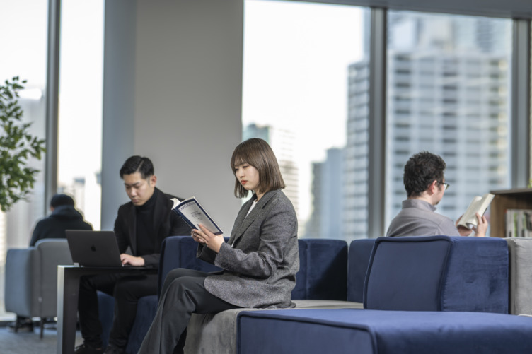 madoguchi株式会社のオフィス内風景