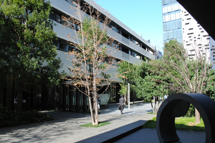 ランウェイ・エージェンシー株式会社の東新宿オフィス（本社）の外観