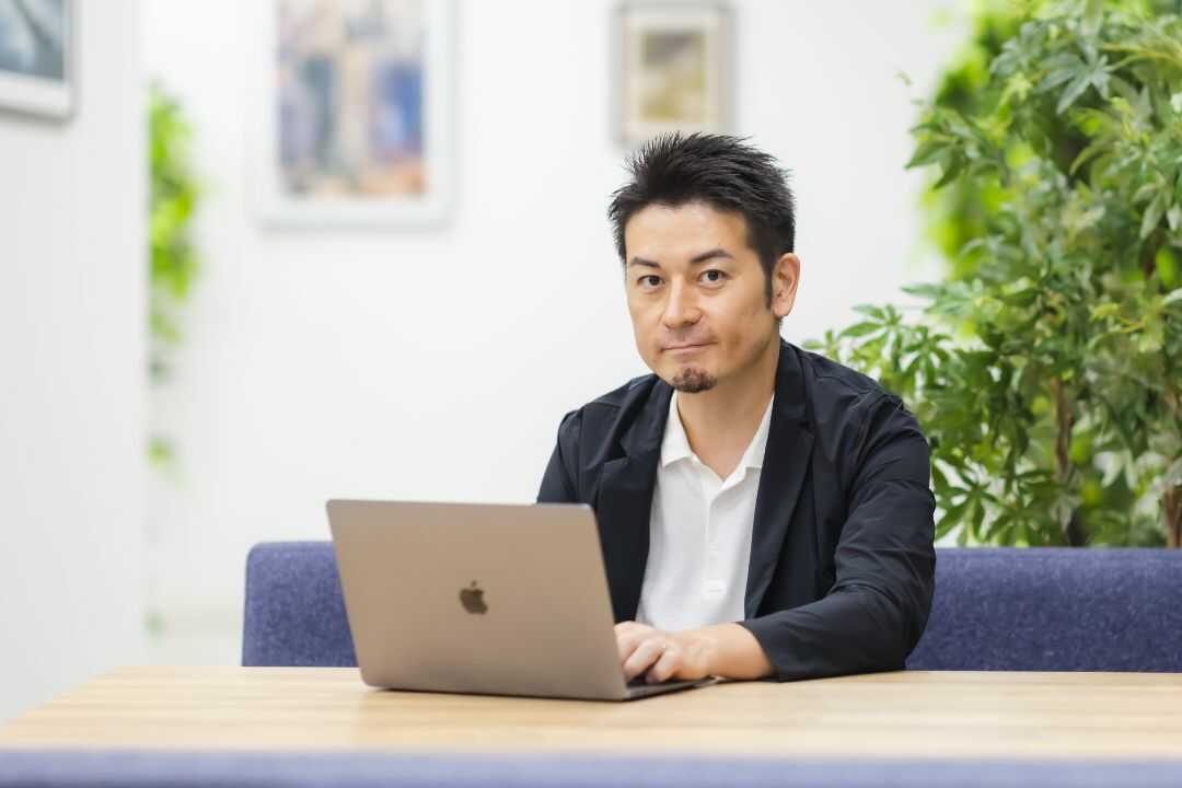 株式会社SAMURAIのコーポレート部長、小林史直様